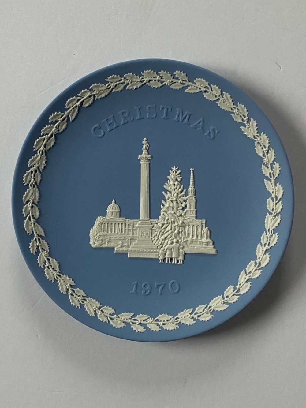 Wedgwood Jasperware 1970 Christmas Plate 1970 8” Mint Cond Trafalgar Square Blue